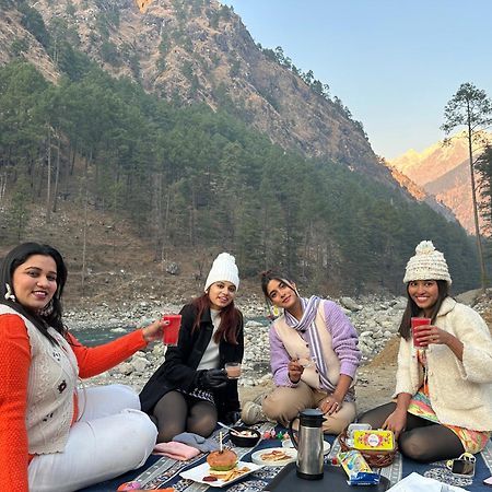 The Royal Orchard Kasol Hotel Ngoại thất bức ảnh