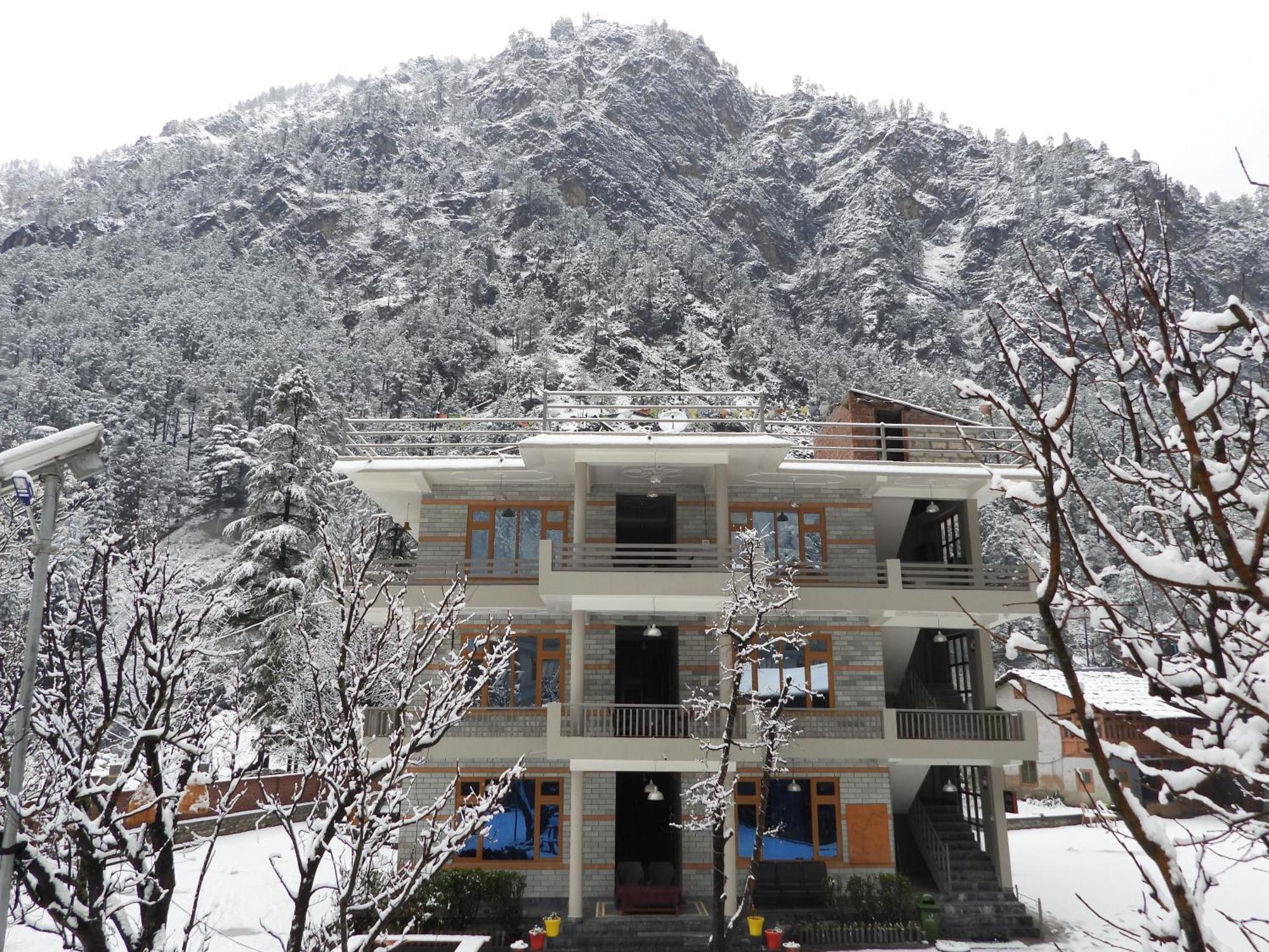 The Royal Orchard Kasol Hotel Ngoại thất bức ảnh