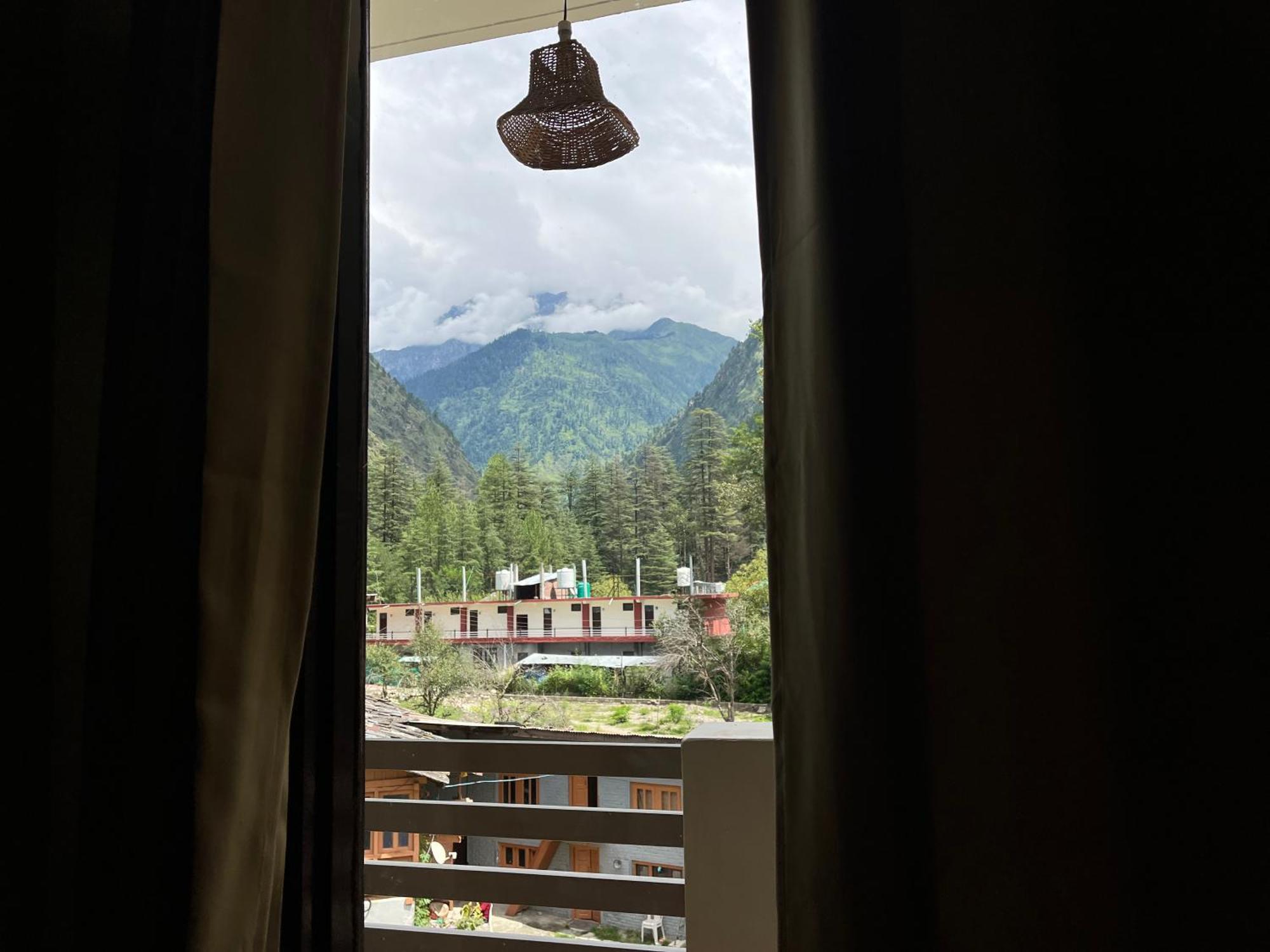 The Royal Orchard Kasol Hotel Ngoại thất bức ảnh