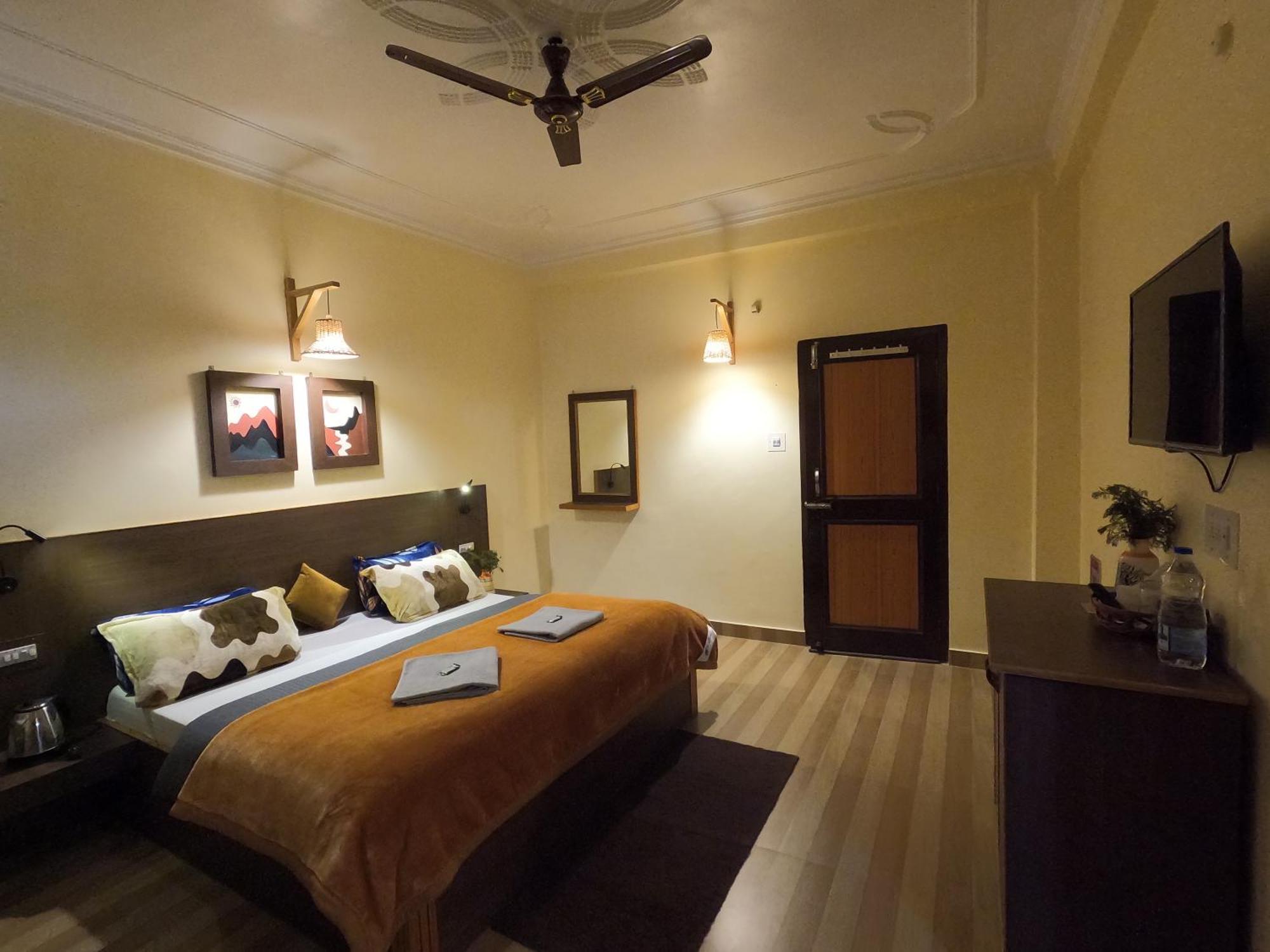 The Royal Orchard Kasol Hotel Ngoại thất bức ảnh