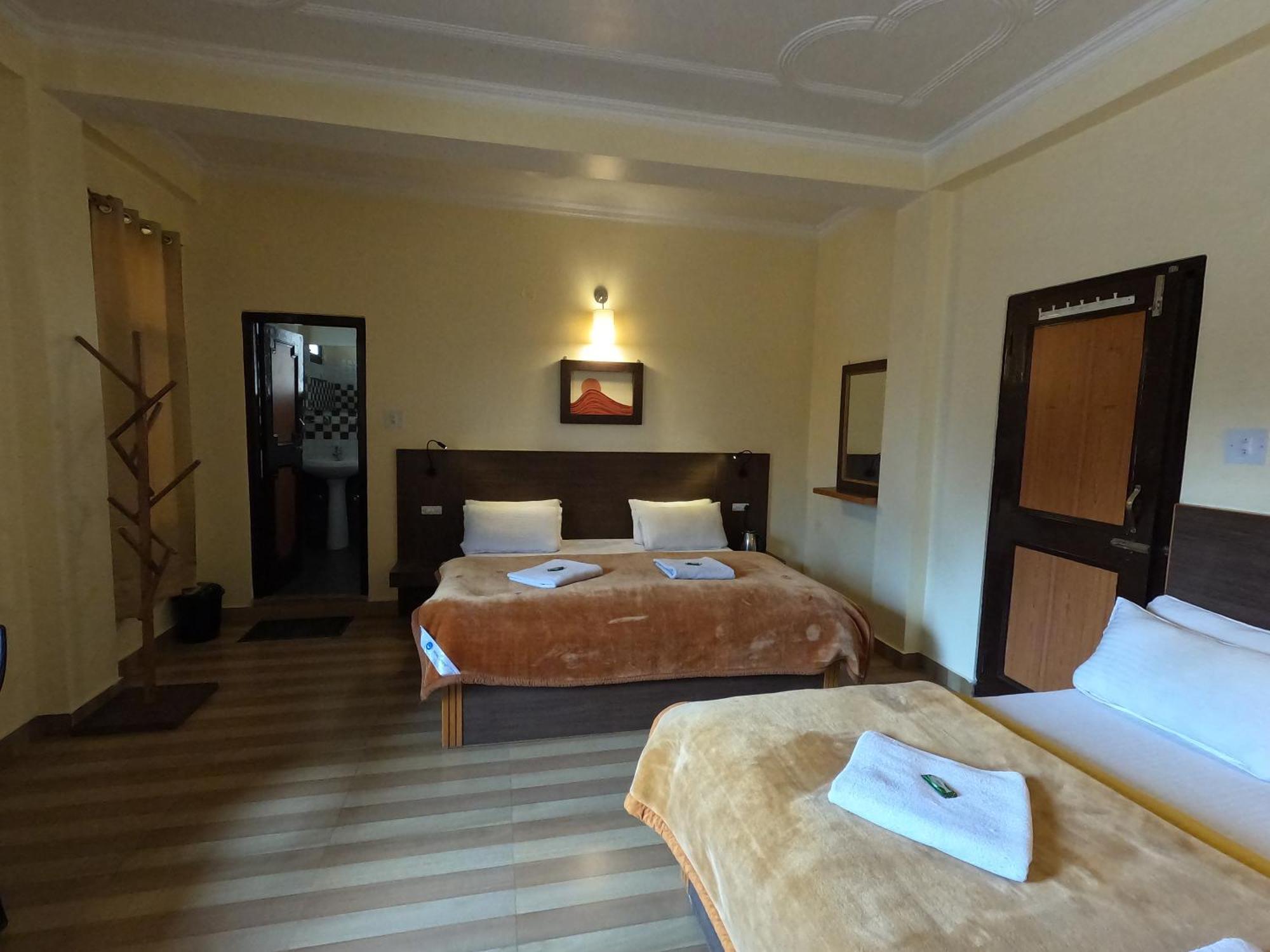 The Royal Orchard Kasol Hotel Ngoại thất bức ảnh