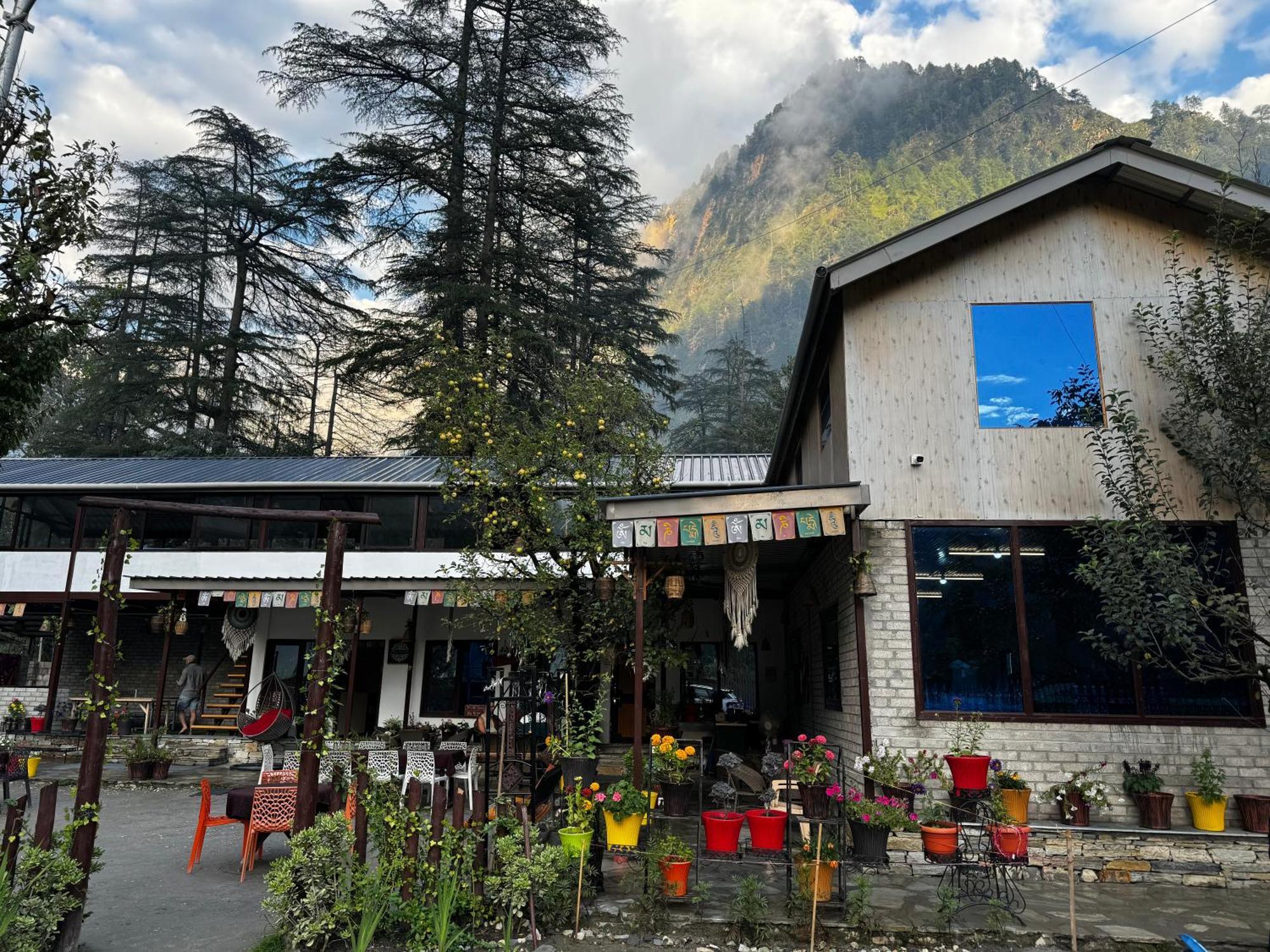 The Royal Orchard Kasol Hotel Ngoại thất bức ảnh