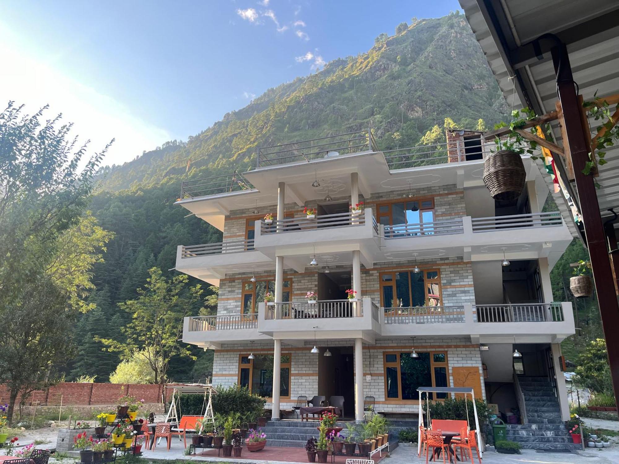 The Royal Orchard Kasol Hotel Ngoại thất bức ảnh