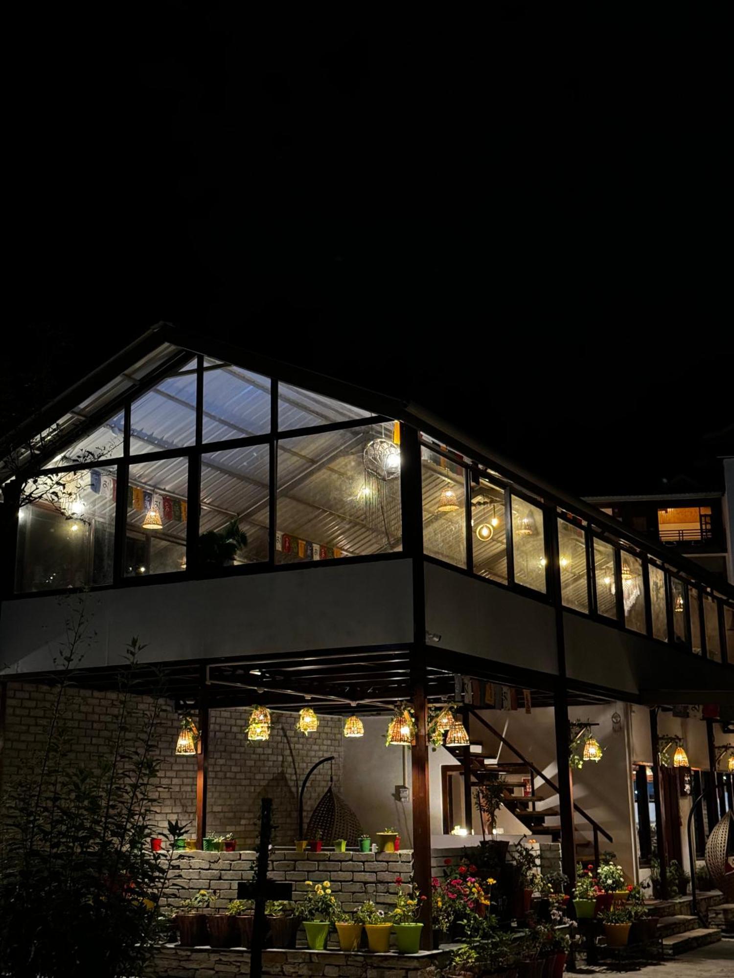 The Royal Orchard Kasol Hotel Ngoại thất bức ảnh